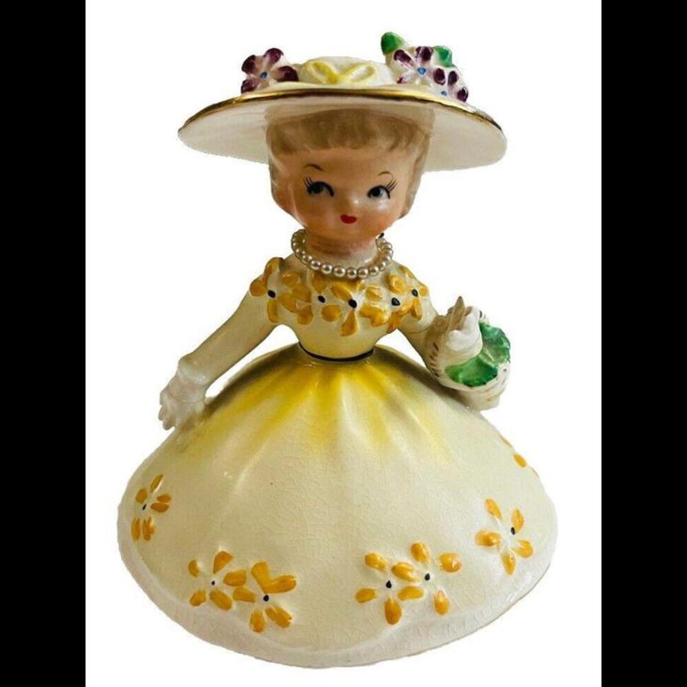 Vintage 1956 C2590C Dainty Yellow Lady Figurine Pearl Necklace NAPCO